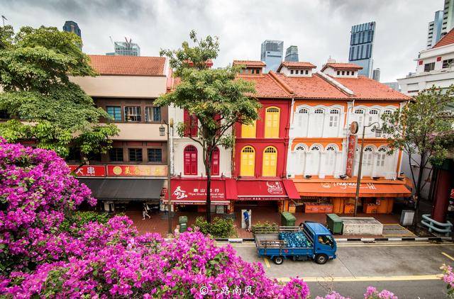 新加坡这条街道超像中国街，里面全是华人，交流毫无压力