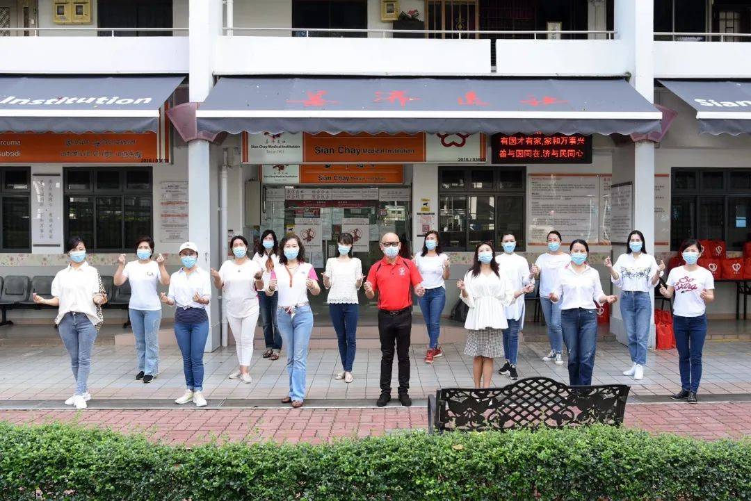 世界夫人大赛新加坡赛区,参赛佳丽参观善济医社