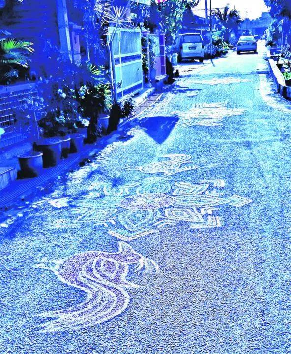 新加坡殖民地时代,华人、洋人、印度人和马来人都向这群人贷款