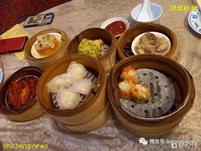 在新加坡"美食四大天王"红星酒家吃早茶,人气不减当年
