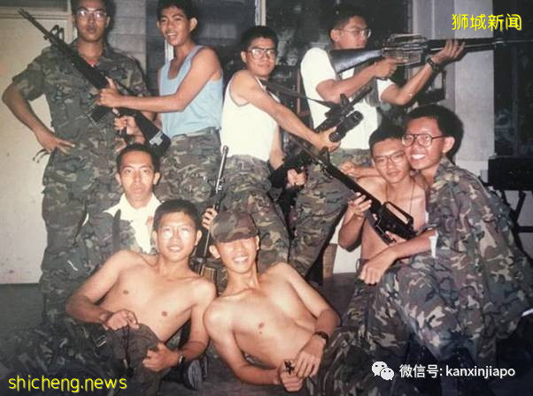 新加坡向军人们,致敬