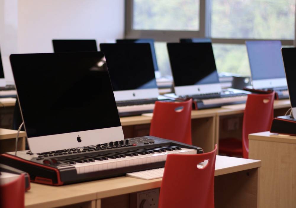 新加坡留学 胡海泉投资的新加坡莱佛士音乐学院,撩动你的音乐梦!确定不心动吗