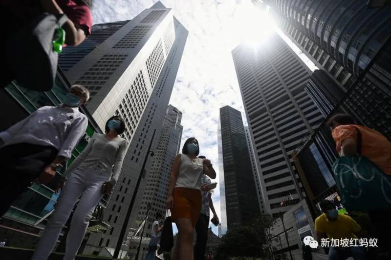 你的薪資有受影響嗎？　明年四分之一新加坡公司計劃凍結薪金