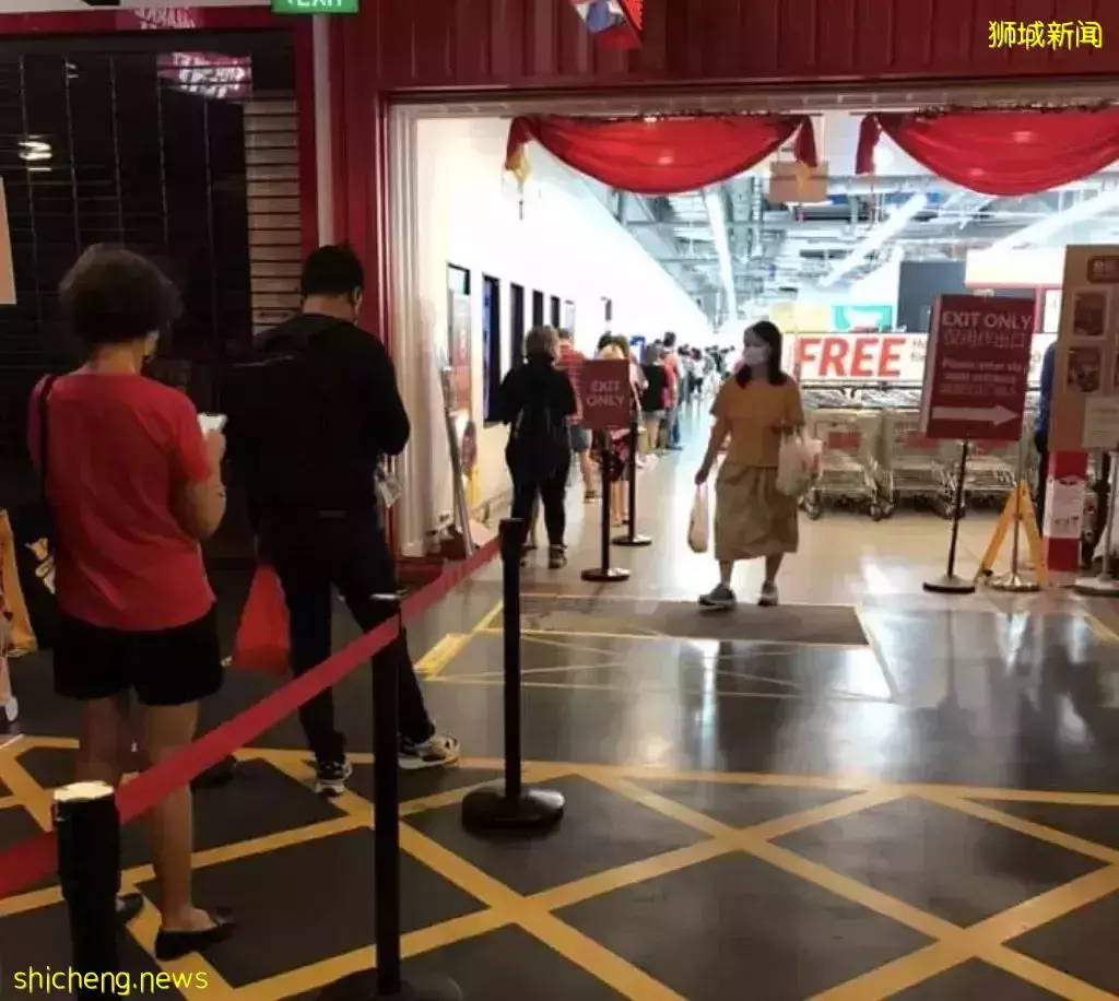 8人平分1900萬新幣！新加坡全民瘋狂買彩票、鋪滿整個房間！他連中頭獎+二獎