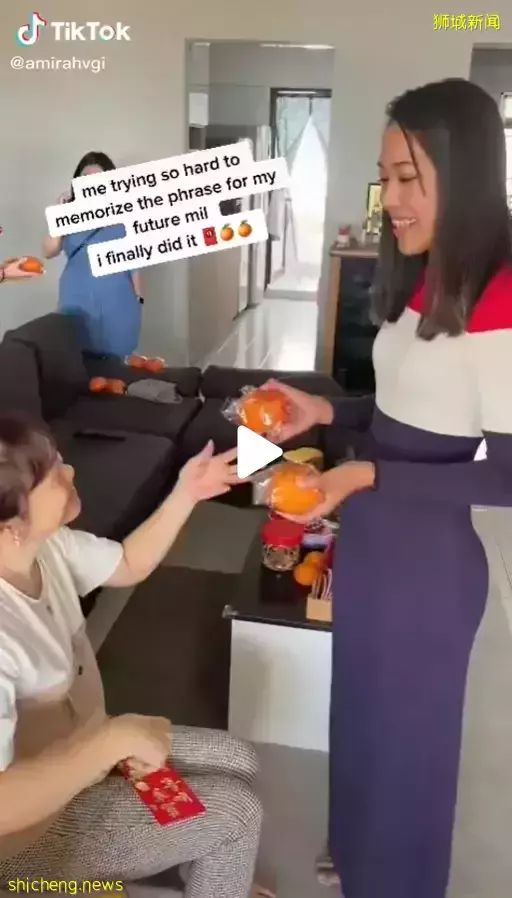 实拍!新加坡马来族女孩给华人男友妈妈拜年,竟说了这些话