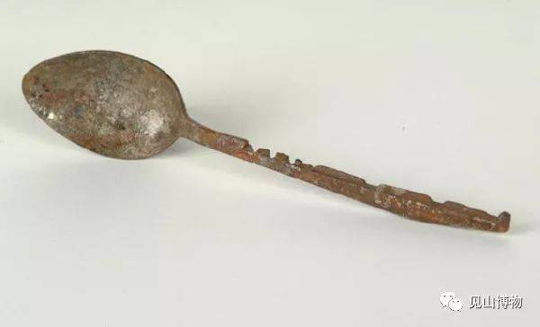 惊天越狱！中国籍囚犯在印尼徒手挖地道，成功越狱！新加坡也发生过相似案件