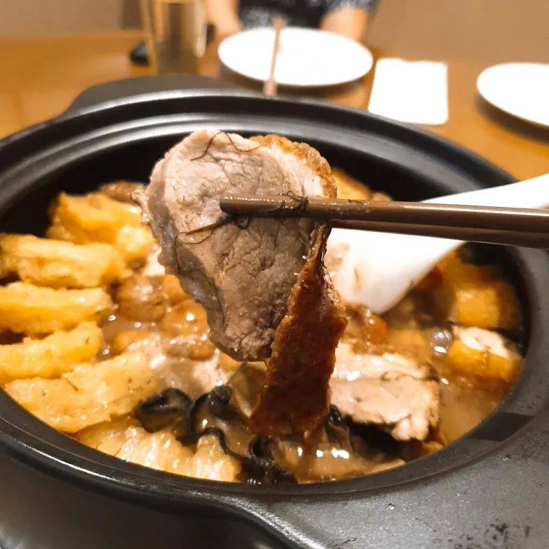 甘牌燒味聯手潮州發記首創新年盆菜和金鴨