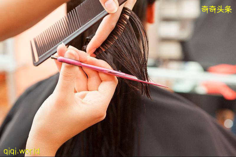 熟客要求複工第一天服務·理發師預約爆滿!