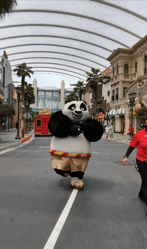 過年必玩!海洋館尋金元寶,環球影城12生肖小黃人激萌拜年