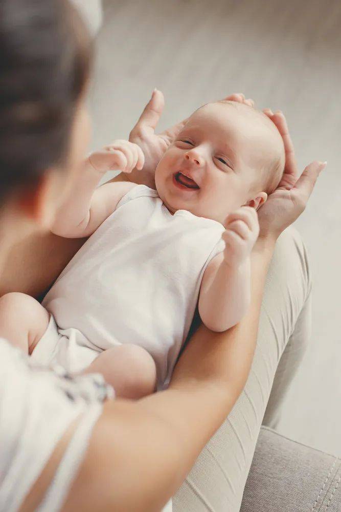 0至12月齡寶寶發育情況！新加坡媽媽應該注意的早教活動