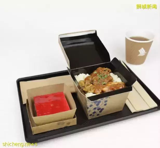 世界第一的新加坡航空，竟被人投诉飞机餐“比当兵吃得还差！”