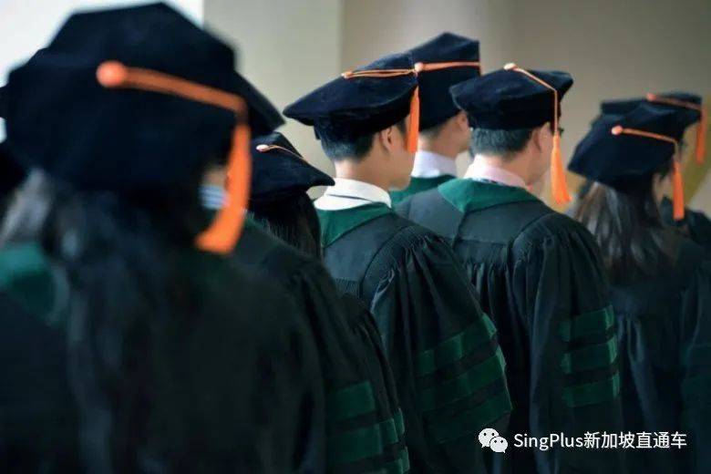 中国学生拿假文凭骗父母拿高薪?且看新加坡和中国如何打假