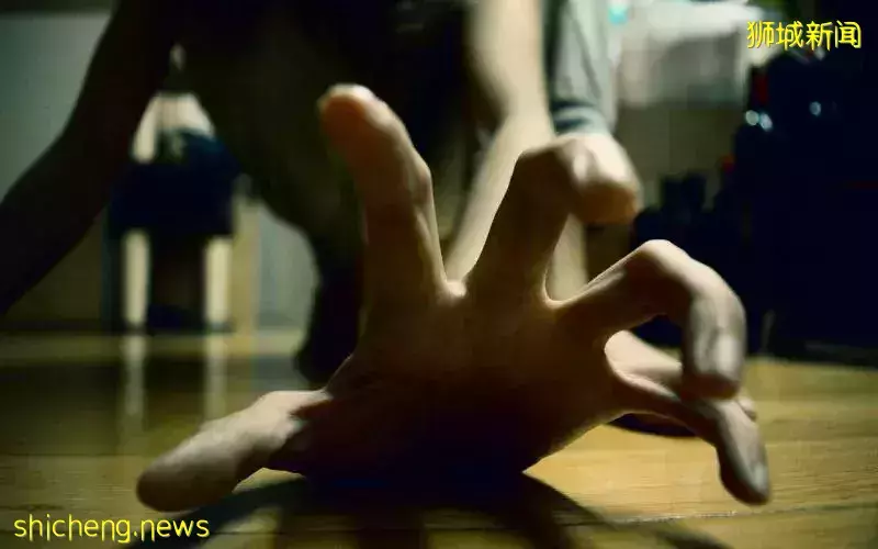 兩歲男童糞便漏出尿布 女傭掌掴用衣架狠打