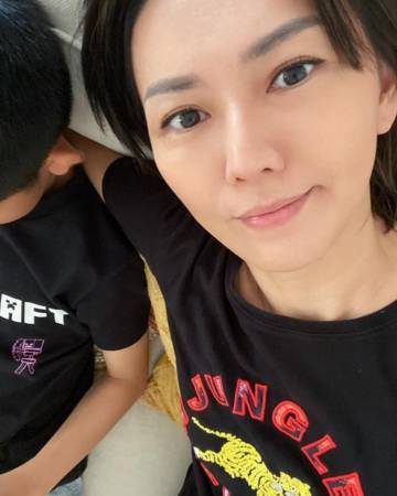 孩子叫就给iPad 孙燕姿自觉非好妈妈 