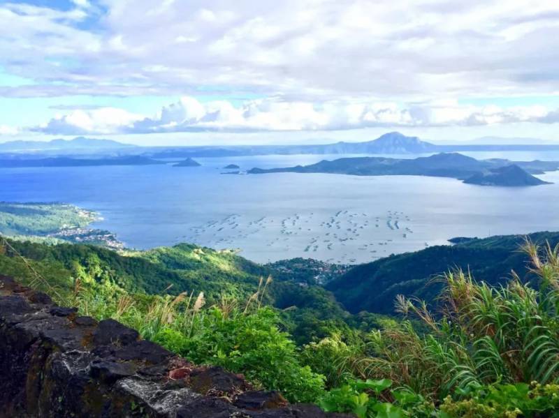 中国使馆发出提醒！东南亚国家火山爆发，新加坡一波航班紧急取消