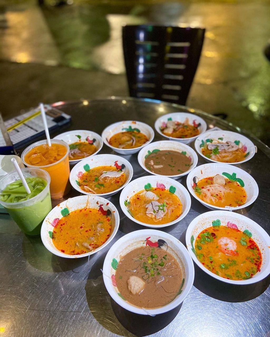 穿越泰国街头🇹🇭 精选6大平价泰式餐厅，最低只要S$0.80🤩 跟着清单吃一遍，绝对满足你的胃