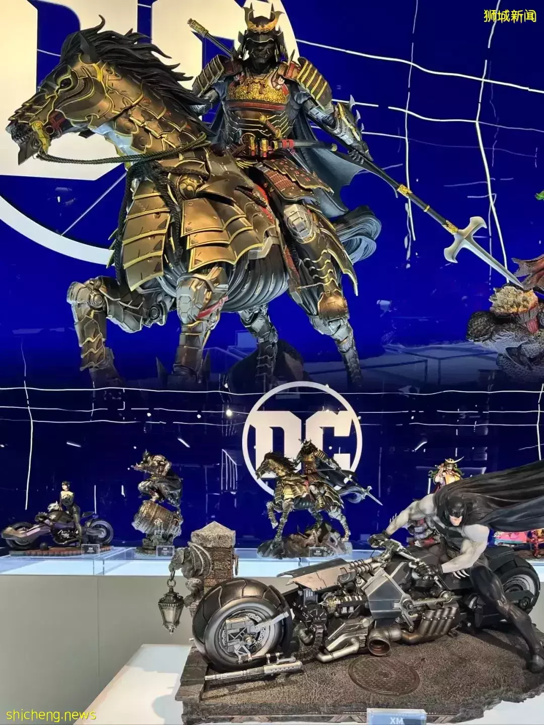 免费！蝙蝠侠、哥斯拉、变形金刚空降新加坡，娃看到两眼放光