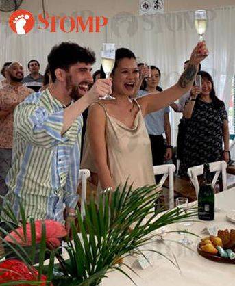 新加坡华人女孩：“我和外国老公在组屋楼下办婚礼，却被吐槽太穷酸...”