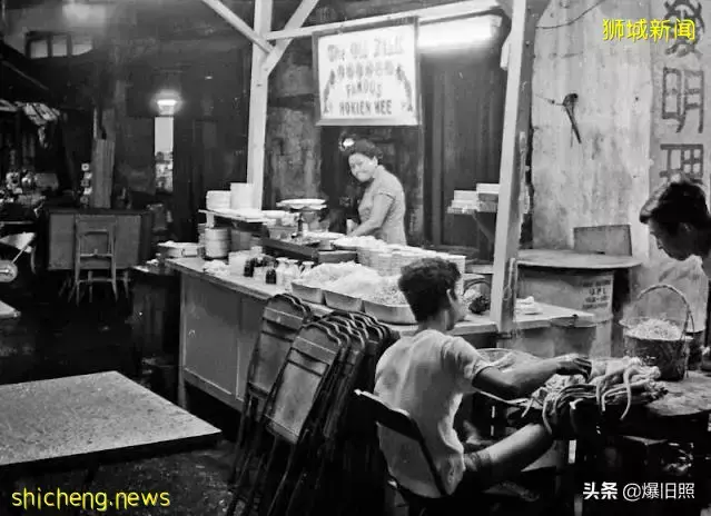 45 張照片,捕捉 1971 年新加坡的街景,來尋找中華文化的痕迹吧