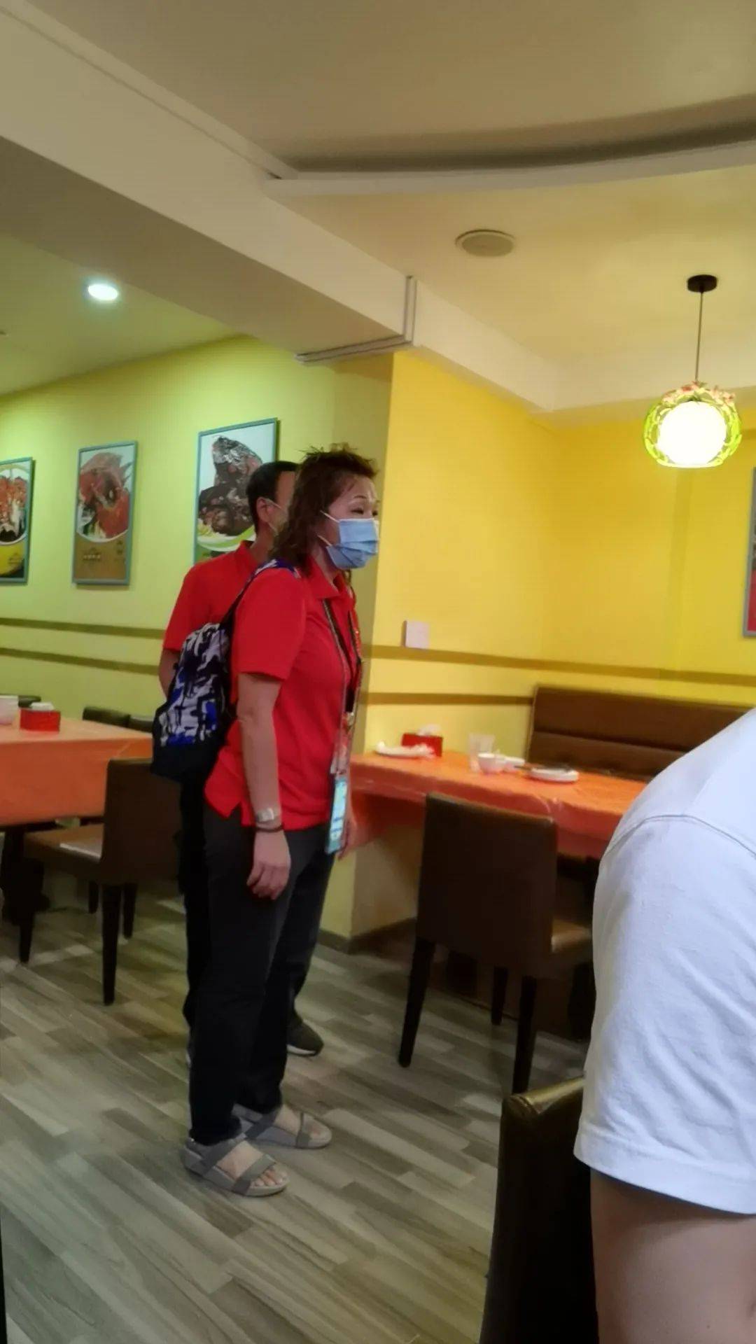 新加坡酒店隔離期間,偷偷約啪的夫妻被判入獄