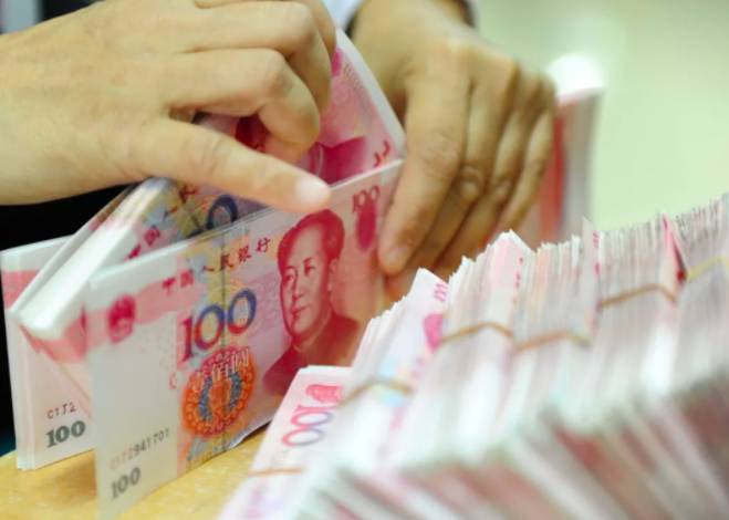 新幣兌人民幣彙率跌至新低4.9X!從新加坡彙款回國,她賬戶內30多萬遭凍結