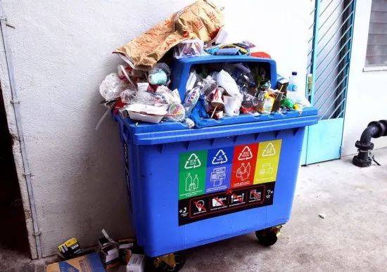 新加坡一天全島沒有清潔工，竟變成了這幅鬼樣子