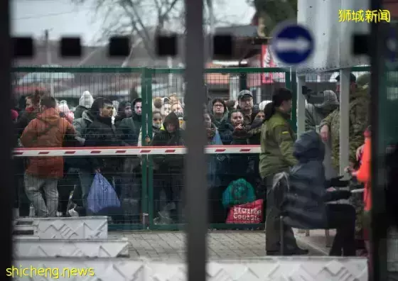 難民潮爆發!數百萬人出逃,這個新加坡帥哥的烏克蘭模特女友,發文:家人隨時准備逃命