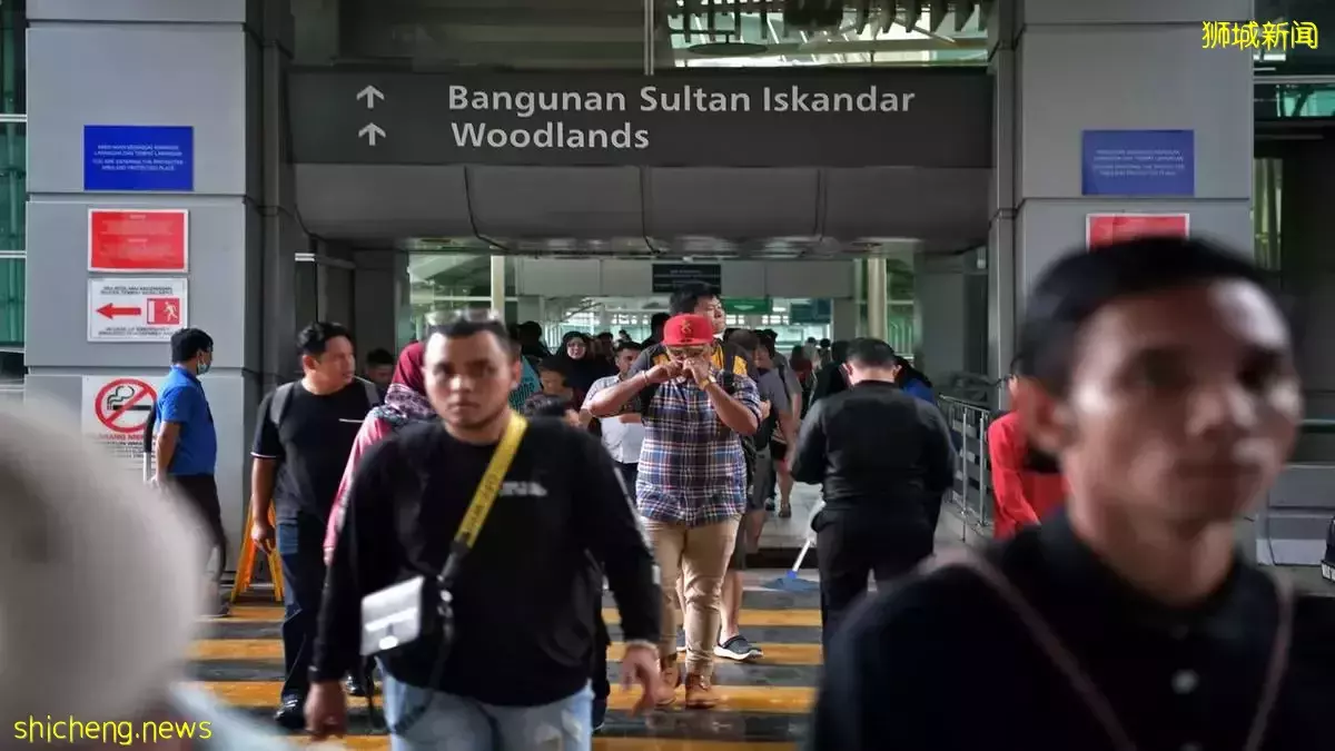 拿电脑回大马记得拿”整组“, 网民被tax RM100