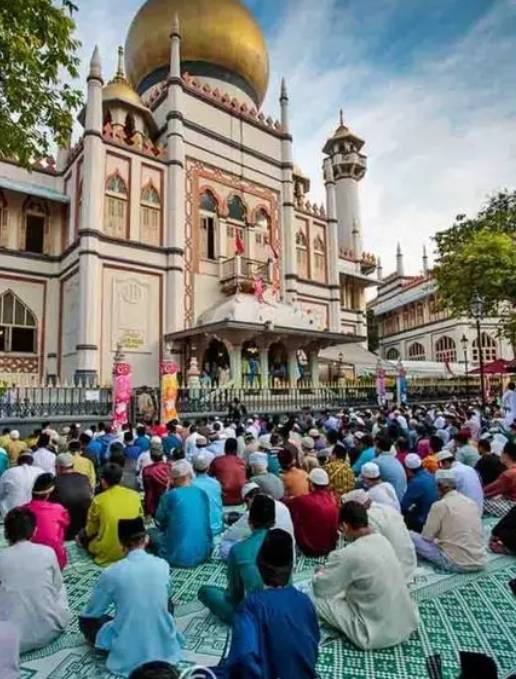 斋月到来,穆斯林表示尽管在我们面前吃吃喝喝