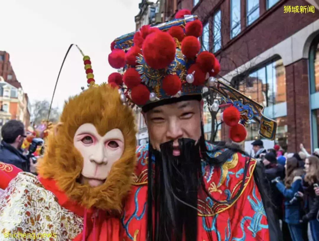 著名大學過年發“冥錢紅包”,學生怒請願!新加坡總理夫人也發話