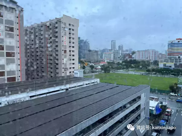 好冷啊~大雨下这么久,是为了要冲走2021吗
