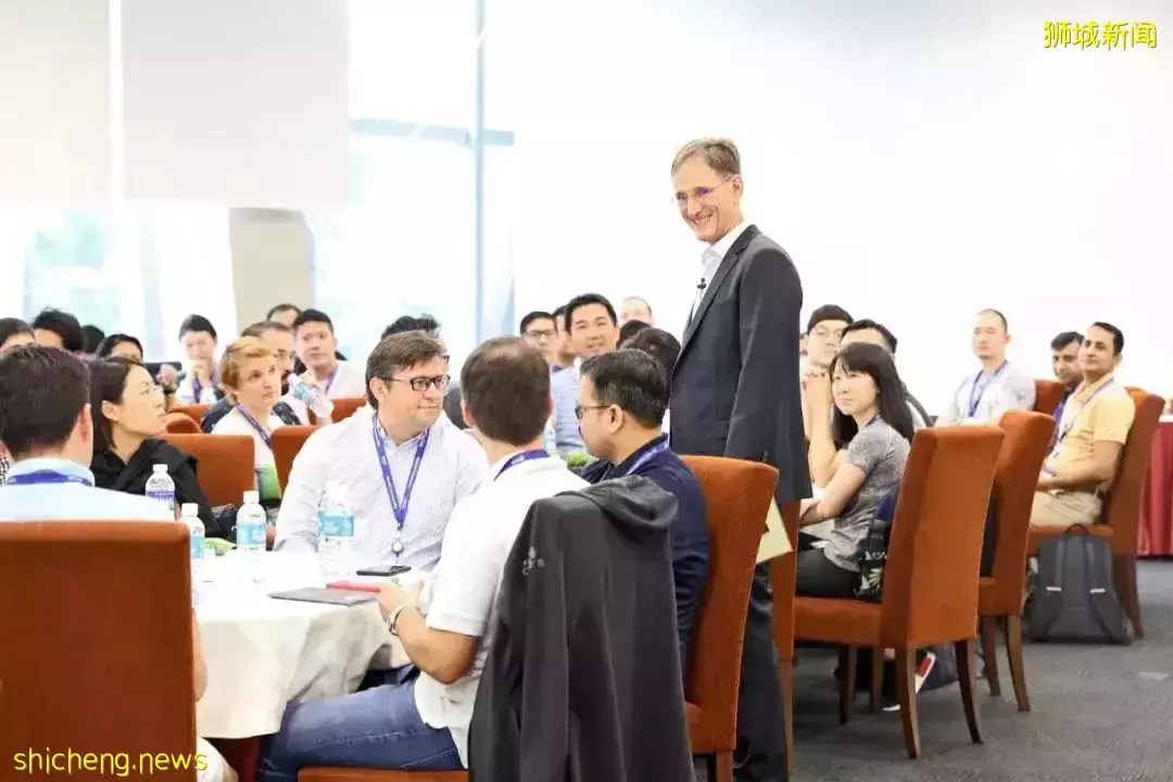 以身立教 潜心育人:“半路出道”的武教授