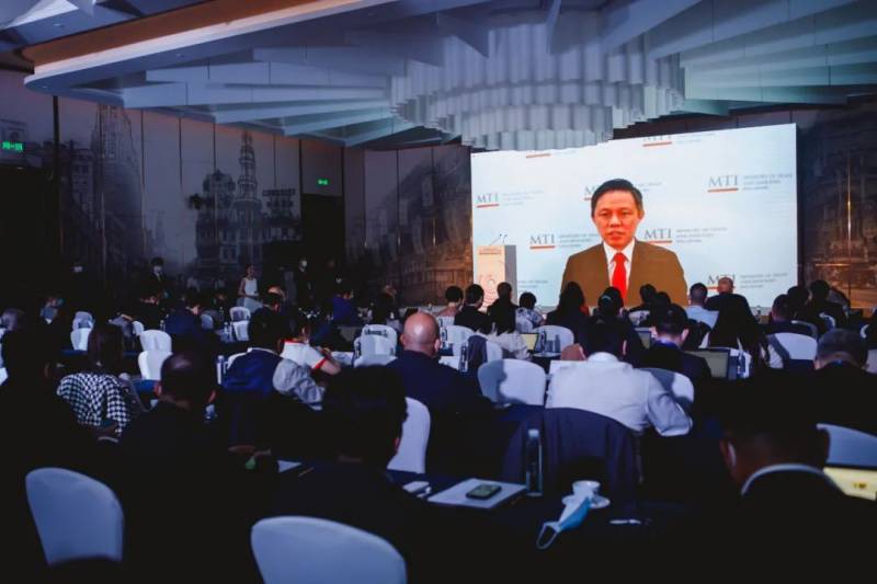 第三届进博会“中新经贸与投资论坛”成功举办