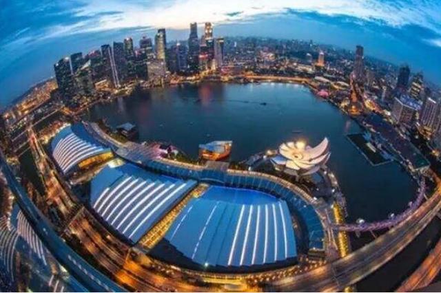 新加坡5大奇葩制度，令外来游客苦不堪言，坦言：不小心就中招了