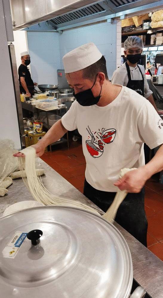 武汉热干面、新疆风味烤串来新加坡了！吃面撸串仅9.9新币，手慢无