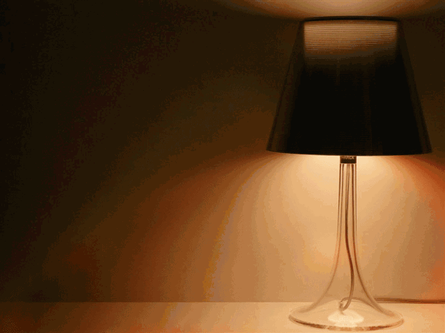 天啊,大部分人用的灯不仅会伤眼睛还会致癌!!!