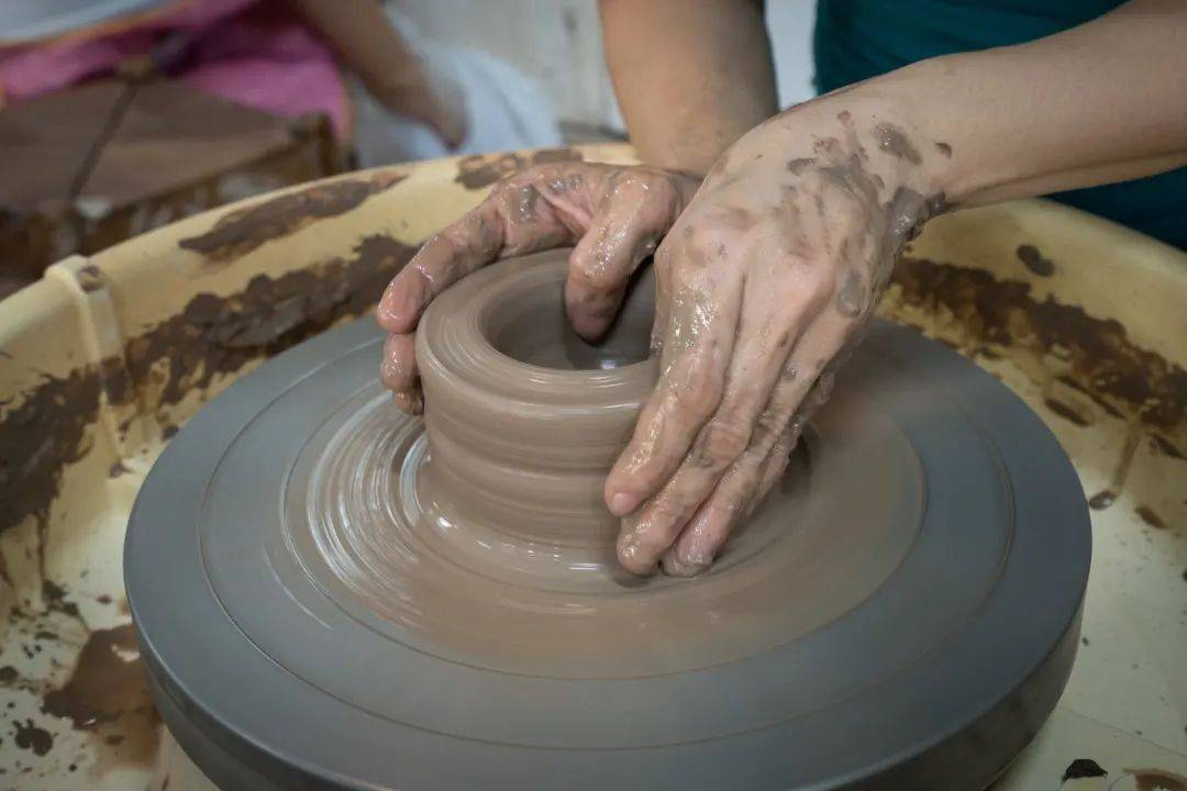 一起玩泥巴!新加坡11家陶艺馆,给娃童年加点糖,还能带作品回家