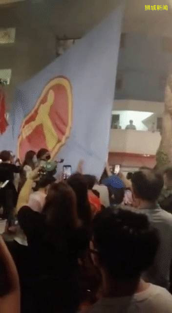 新加坡反對黨支持者深夜狂歡！李顯龍總理：大選結果，反映出傷痛和不確定