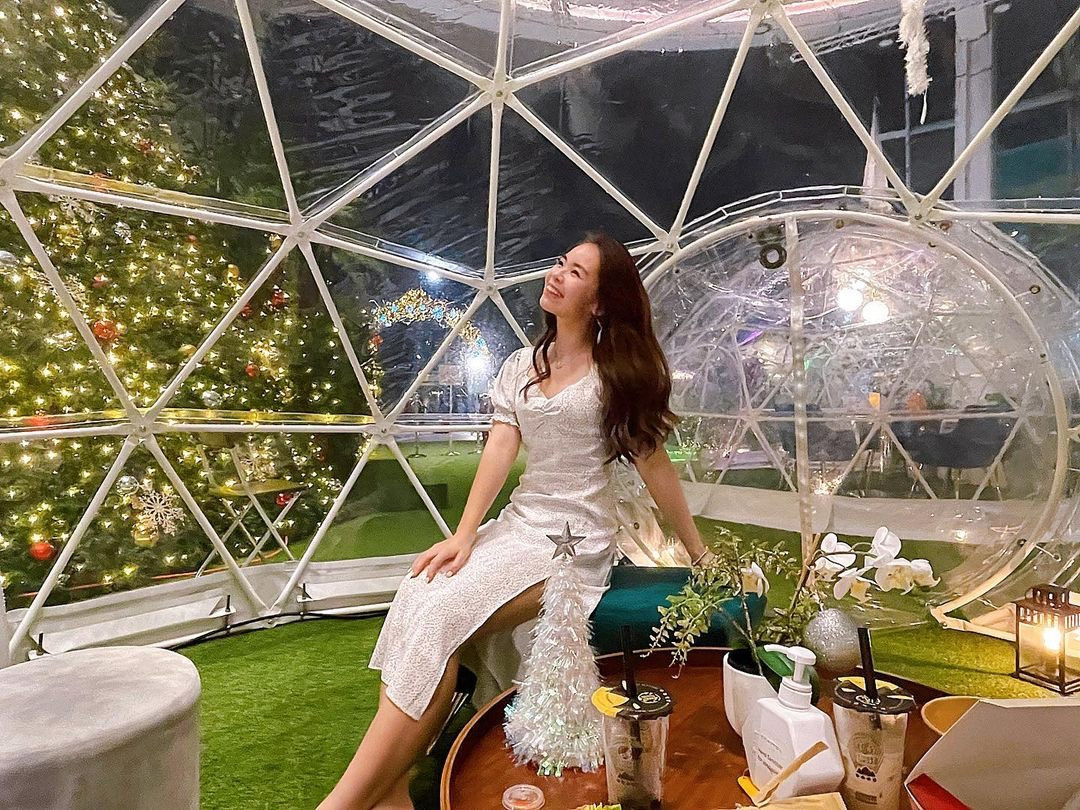 在梦幻透明屋共进晚餐!雪花鲜花星空的极致浪漫