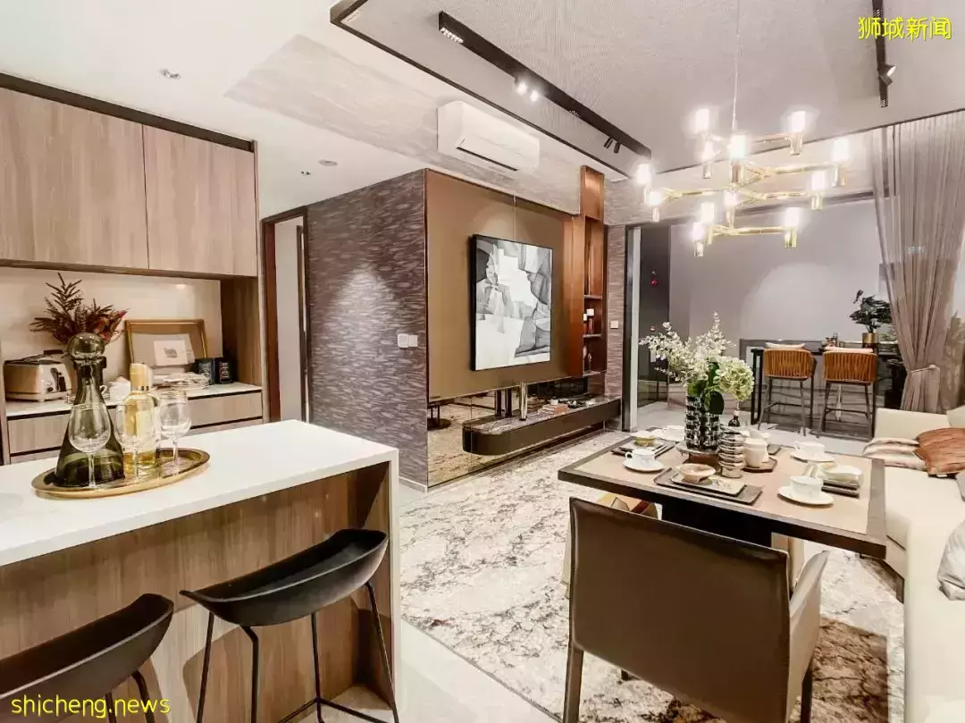 步行到Bartley 地鐵站（環線），兩站到實龍崗地鐵轉換站。交通、購物、學校全配套成熟。BARTLEY VUE樣板間高顔值