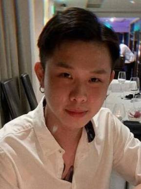 寶馬撞店屋 多年感情深厚 · 2死者骨灰相伴