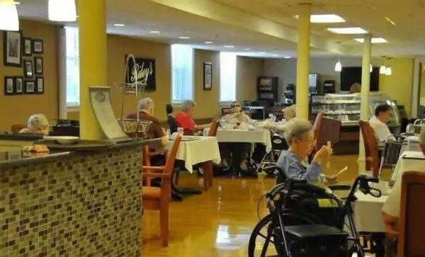 关于移民，新加坡比想像中的更需要你