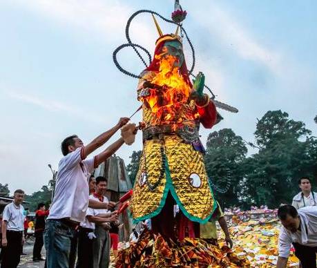 獅城百科 清明時節，新加坡華人及各國海外華人在這一天會做哪些事你知道嗎