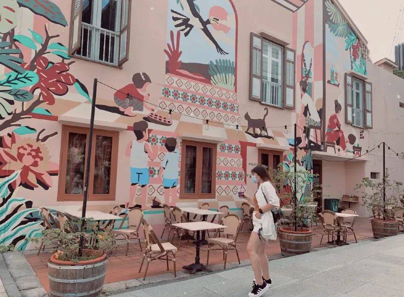 柯南街頭吃榴梿?私宅門口驚現20米壁畫?虞書欣每次都要來這裏