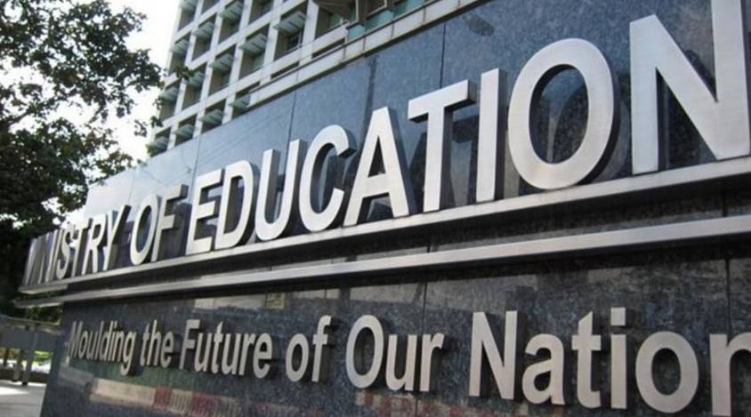 新加坡教育部將爲超15萬名教育機構人員接種疫苗，中國版“國際旅行健康證明”正式上線！全球邊境政策放寬有望加快步伐