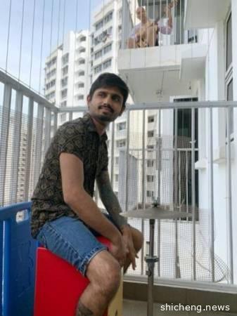 ◤新国启动断路器◢组屋二男以歌会友 阳台合奏英文老歌