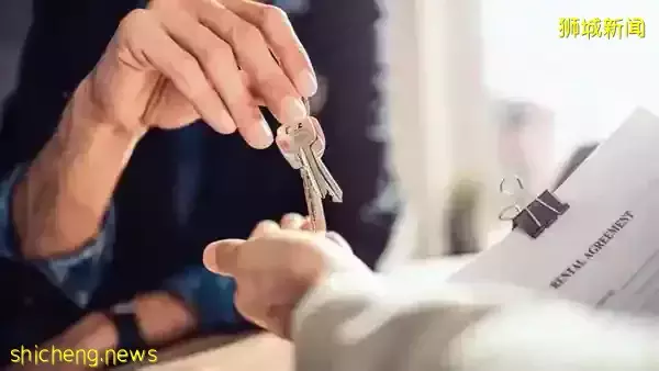 逾期逗留新加坡長達6年、還騙14人錢!這個男子要被鞭刑了