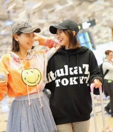 罗美仪忘带钱包出国 向何盈莹借钱 好糗