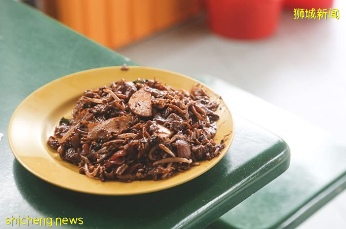 新加坡道地美食之一:炒粿條!本地傳奇美食