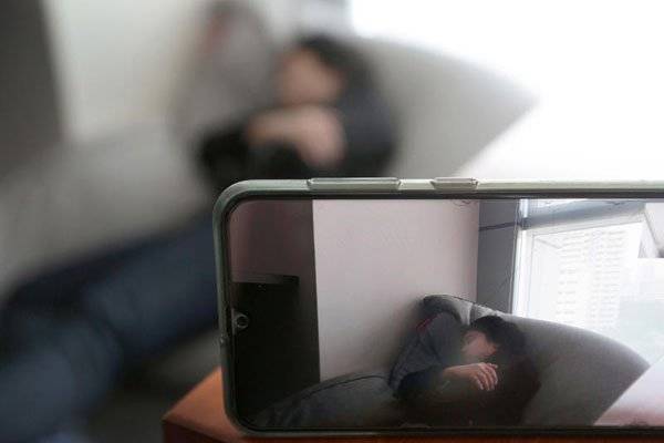 设局视讯监视6天 假公安骗女学生151万